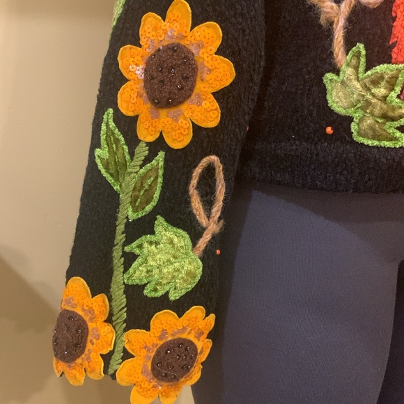 Vintage Design Options by Philip & Jane Gordon Cardigan Appliqué and Embroidery - Picture 10 of 12